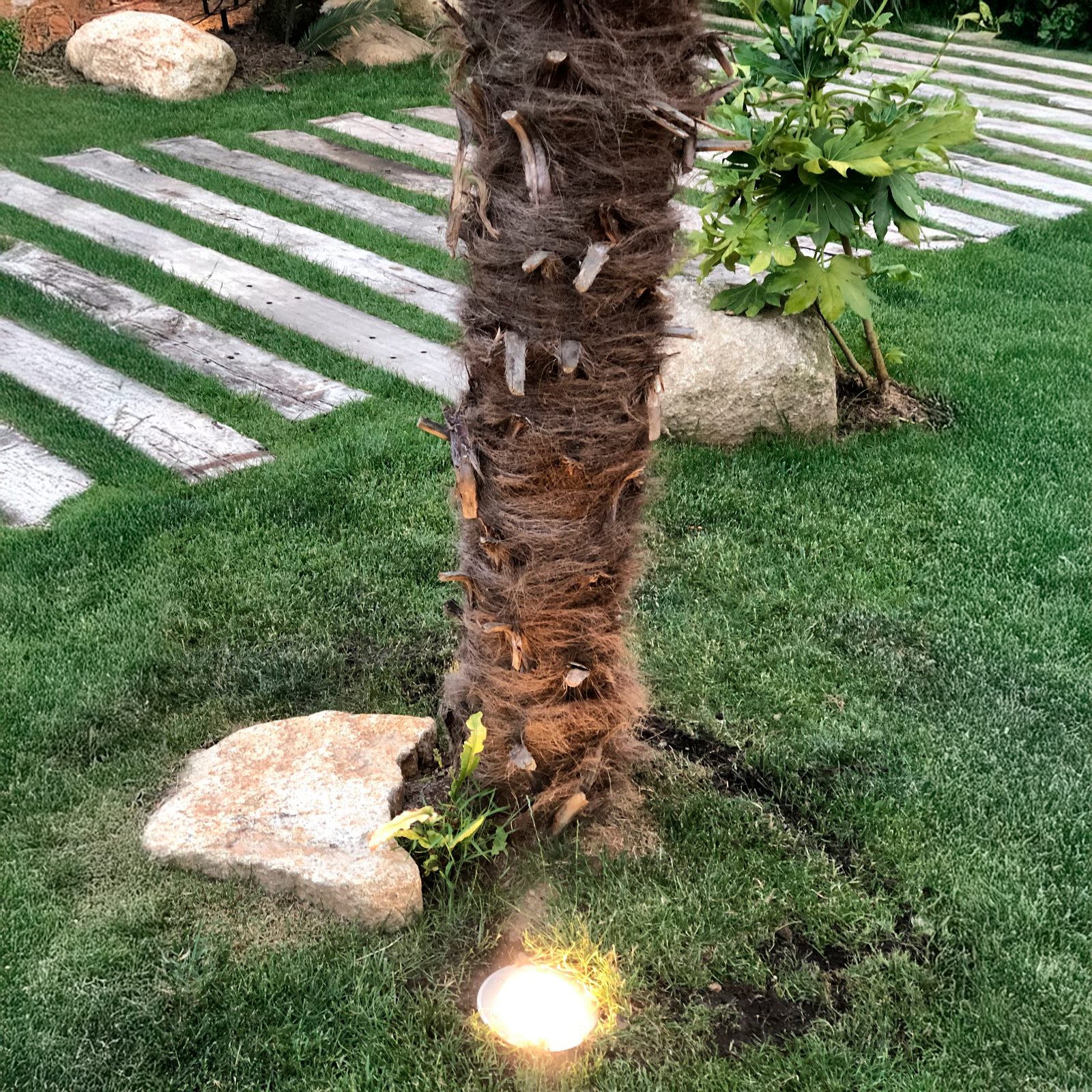 [2586] 2586 - Spot à encastré dans le jardin Ø16cm 3000°K