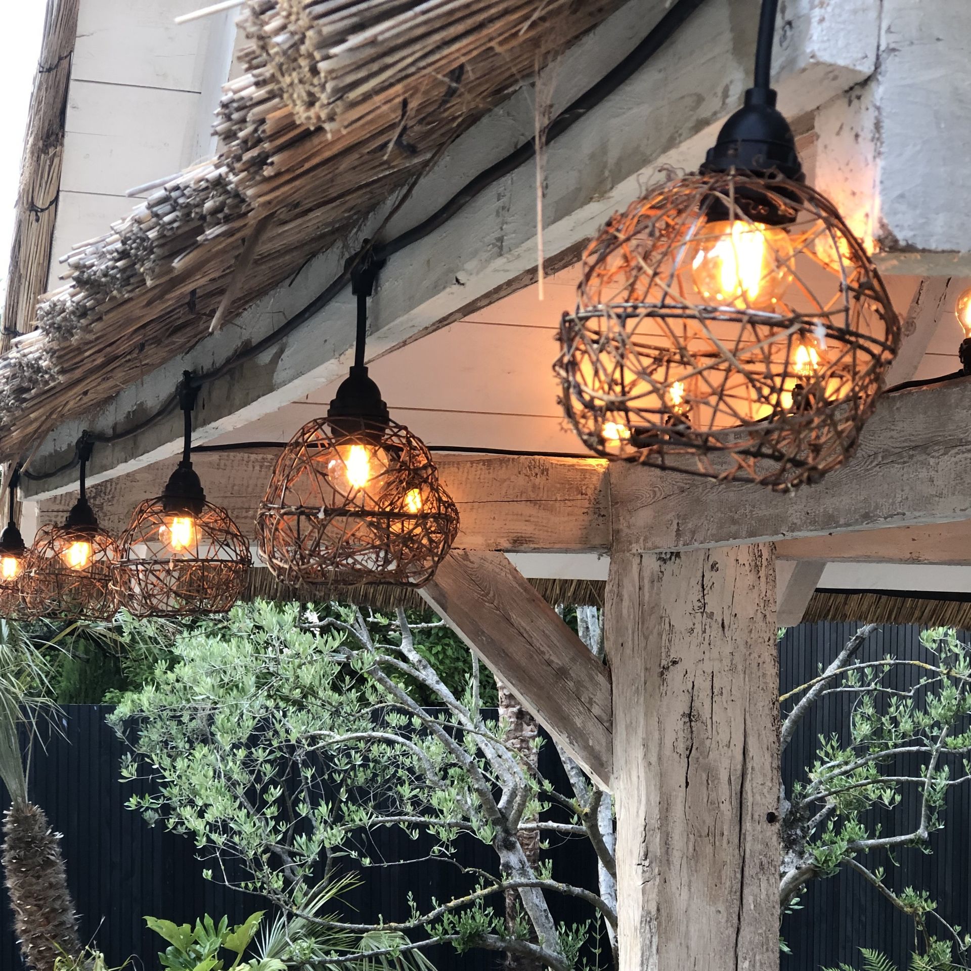 [8606-33-60L-P] 8606-G33-60L-P - Guirlande 6m 8xE27 Rattan Ball + prise